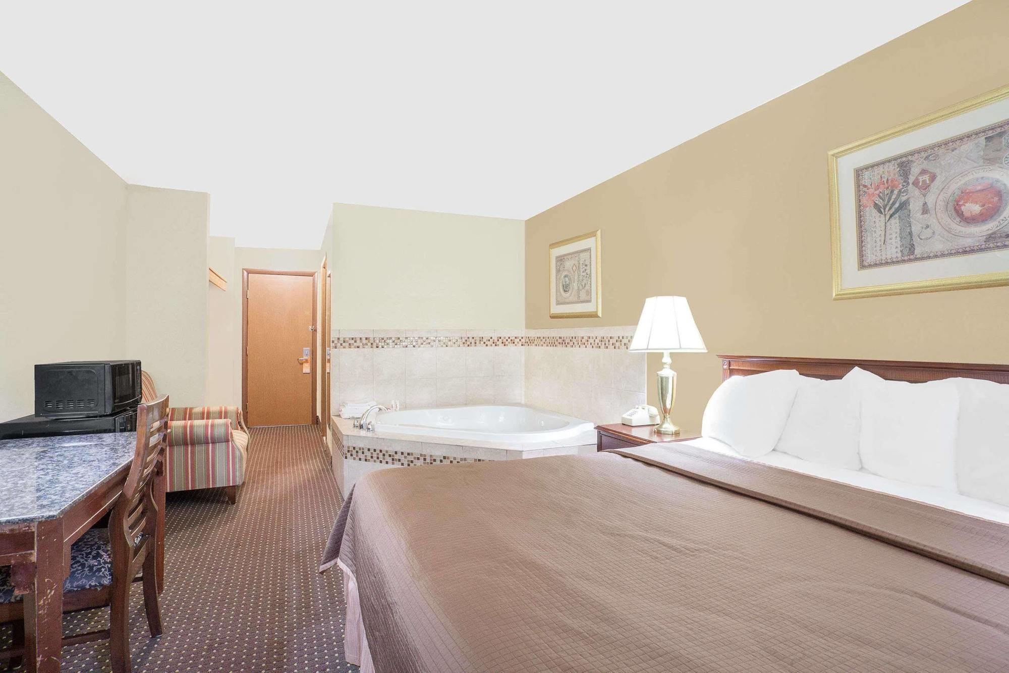 Howard Johnson By Wyndham Atlantic City Egg Harbor Township Hotel Bagian luar foto